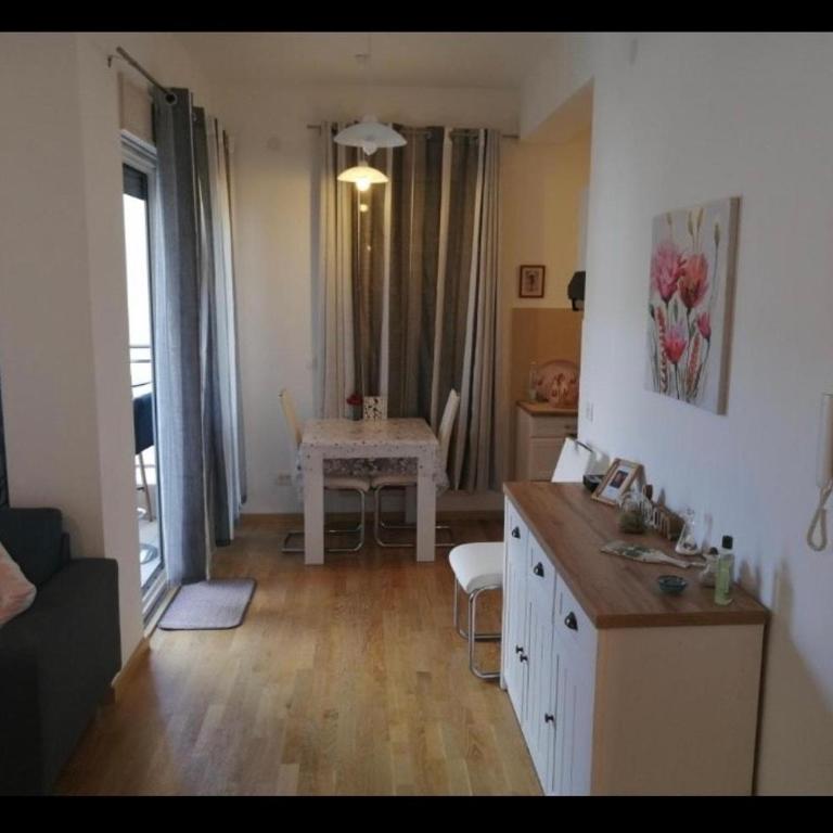 Miramar Suite2 - One-Bedroom Apartment - 5