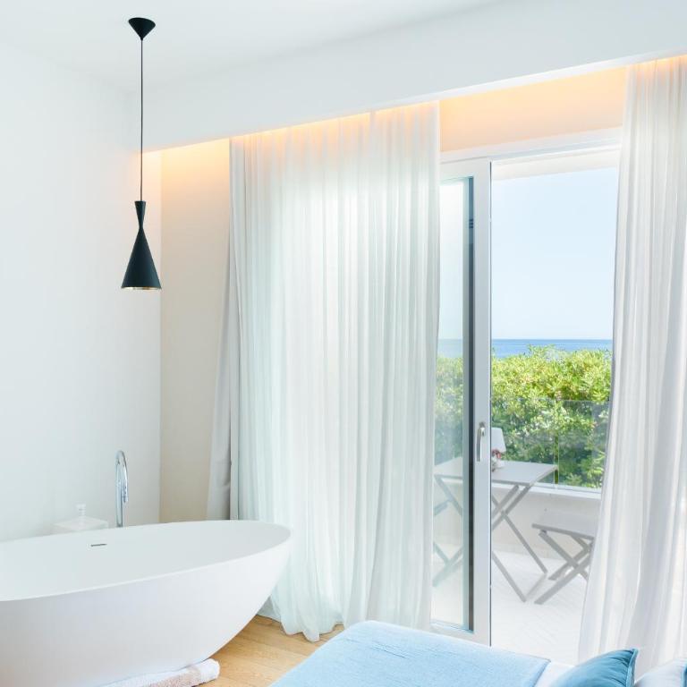 Unìco Boutique Hotel d'Arte - Habitación Doble Deluxe con balcón - 3