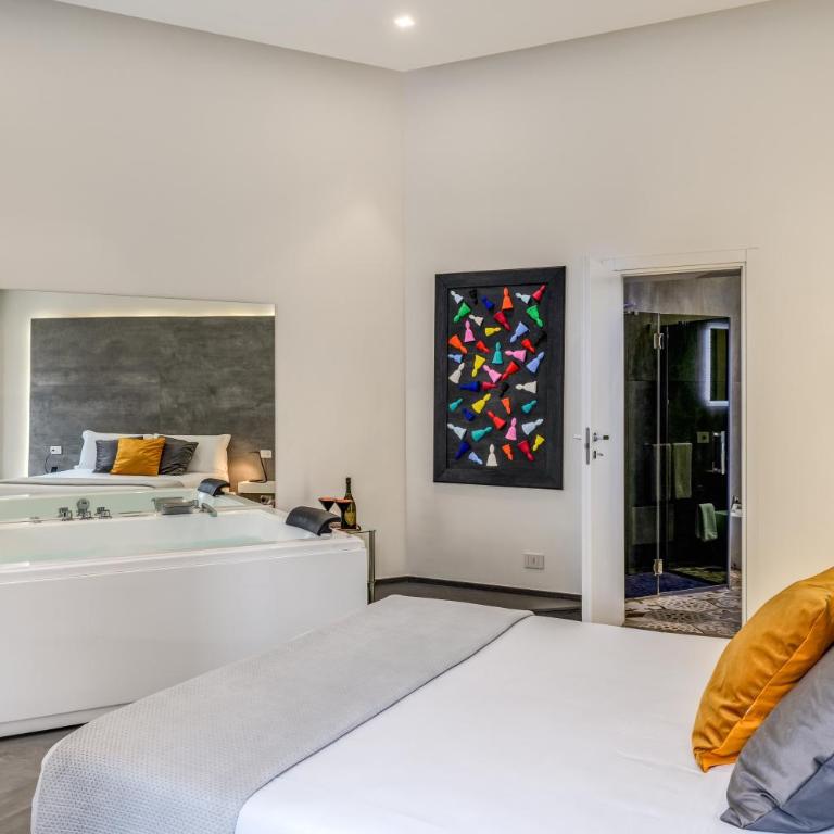 Gallery Suite Naples - Queen Suite with Spa Bath - 8