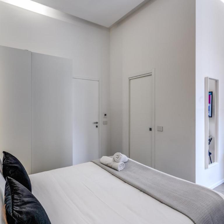 Gallery Suite Naples - Double Room with Balcony - 6