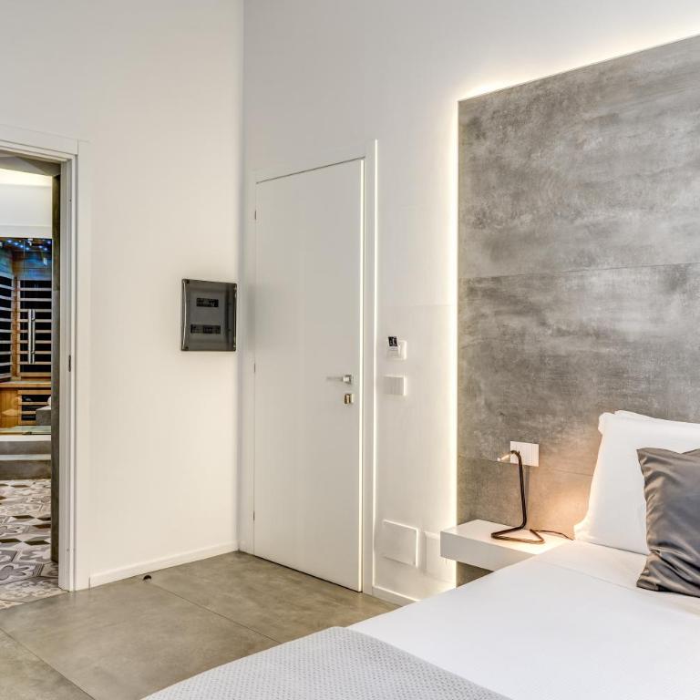 Gallery Suite Naples - Queen Suite with Spa Bath - 16