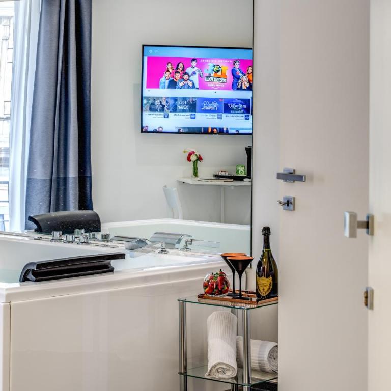 Gallery Suite Naples - Queen Suite with Spa Bath - 12
