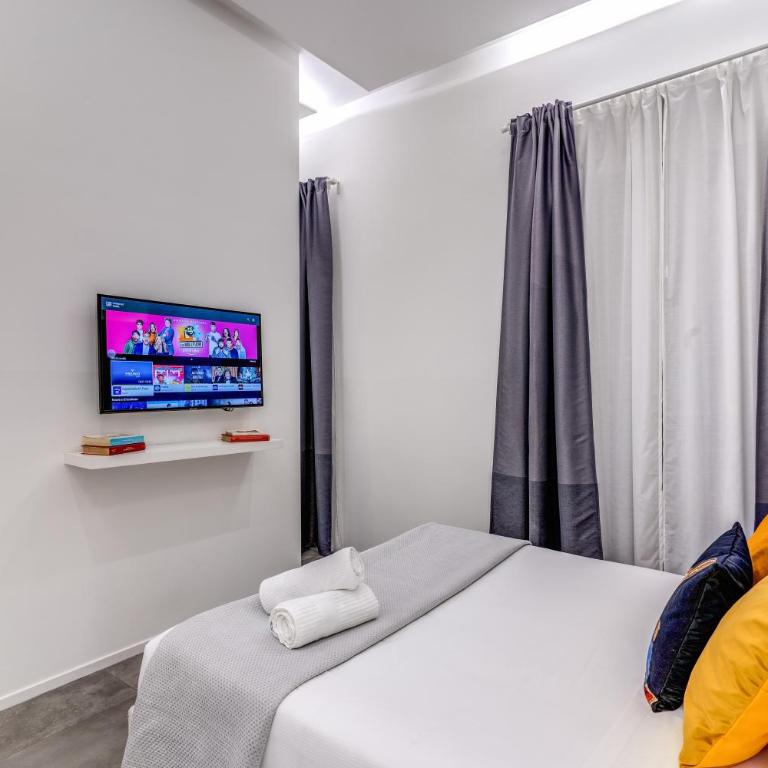 Gallery Suite Naples - Suite with Hot Tub - 6
