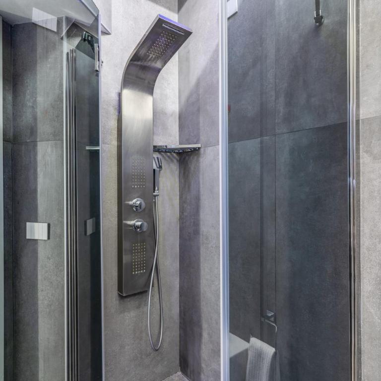 Gallery Suite Naples - Queen Suite with Spa Bath - 22