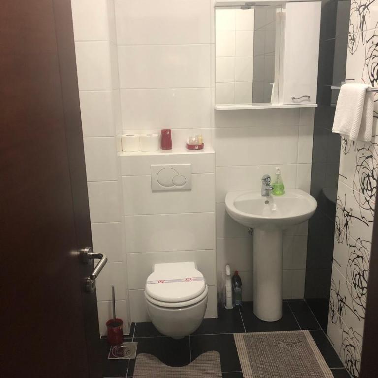 Pinnacle MNE - Two-Bedroom Apartment - 23