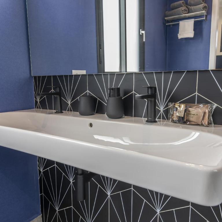 Trajano Estudios by Ĥ - Apartamento Estudio - 61