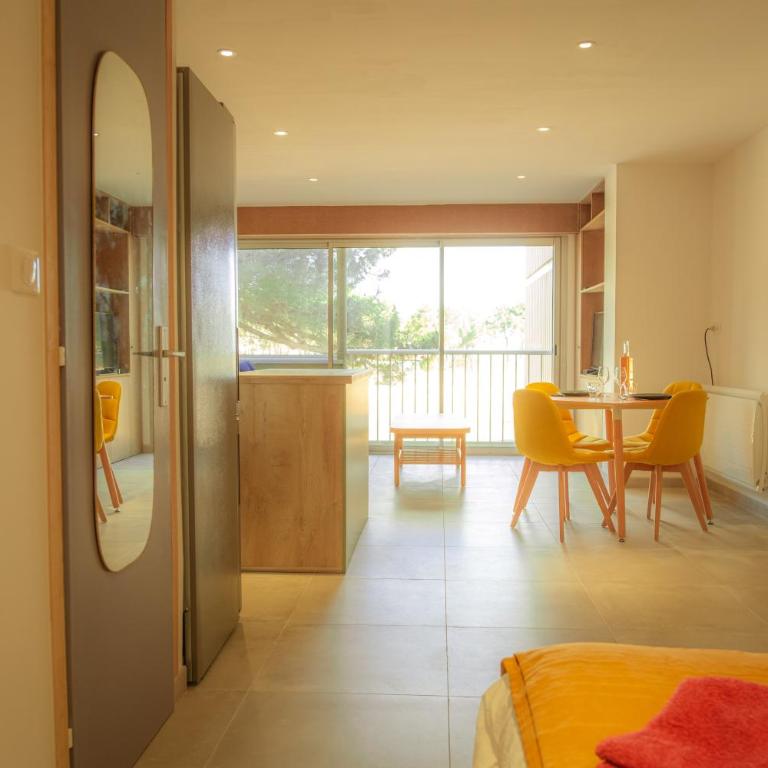 Magnifique appartement de type loft en front de mer avec vue, parking et WiFi - Appartement 1 Chambre - 15
