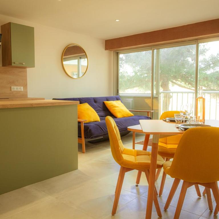 Magnifique appartement de type loft en front de mer avec vue, parking et WiFi - Appartement 1 Chambre - 1