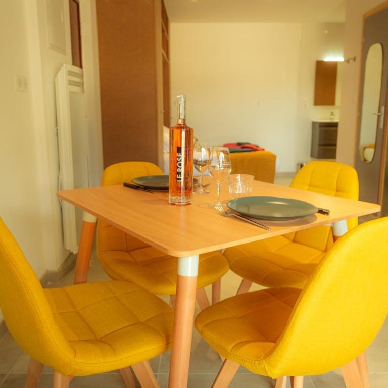Magnifique appartement de type loft en front de mer avec vue, parking et WiFi - Appartement 1 Chambre - 10