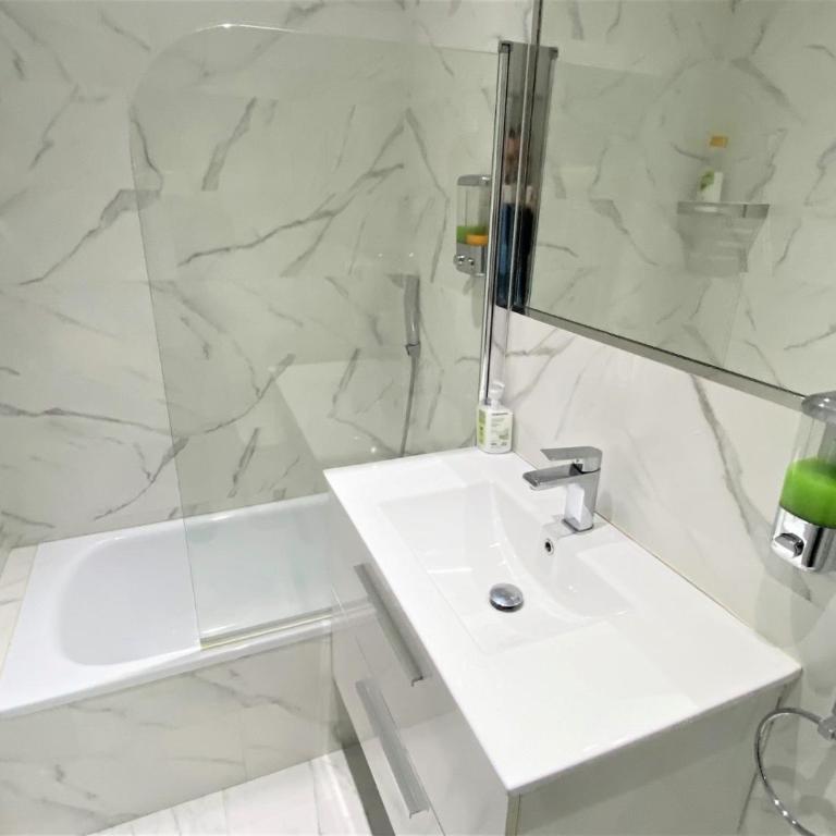 Ático Lujo Llanes - Three-Bedroom Apartment - 10