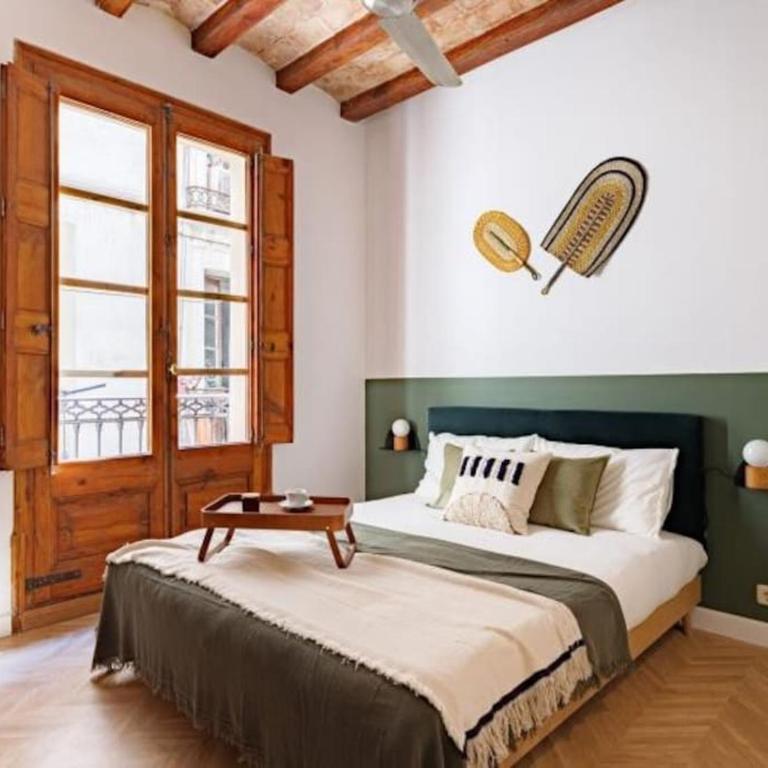 Spacious apartment in the Gothic - Three-Bedroom Apartment - 21