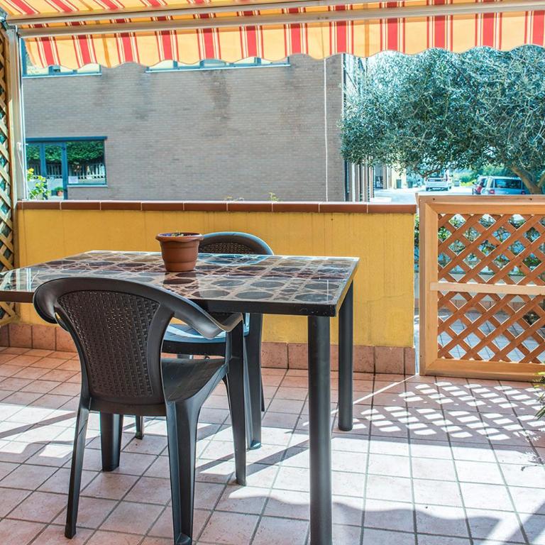 S305 - Sirolo, deliziosa villetta con portico - Appartamento con 2 Camere da Letto - 2
