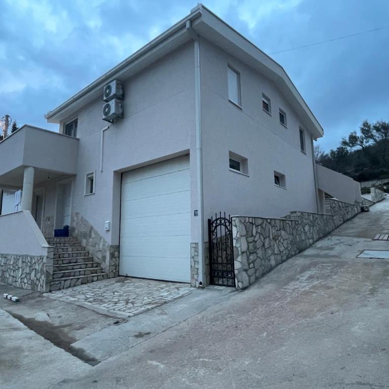 Villa Tunaj new Pool and BBQ - One-Bedroom Villa - 19