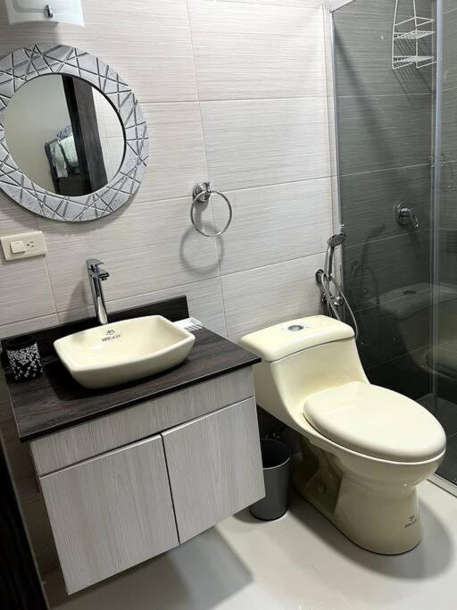 Escapate mirando el Mar Beach Front Apt Playas Ecu - Three-Bedroom Apartment - 54