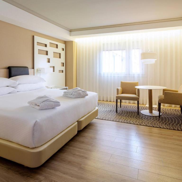 Madrid Marriott Auditorium Hotel & Conference Center - Habitación Executive con cama extragrande, acceso al salón y aparcamiento incluido - 1