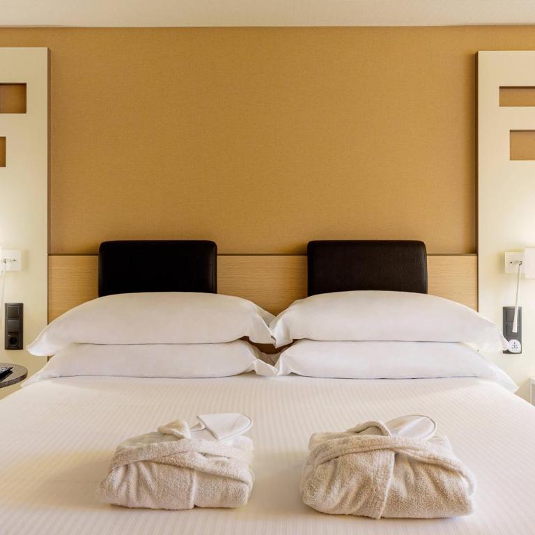 Madrid Marriott Auditorium Hotel & Conference Center - Habitación Executive con cama extragrande, acceso al salón y aparcamiento incluido - 3