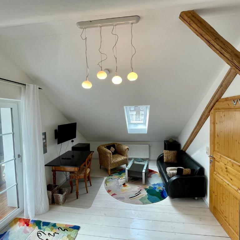 Zentrale Idylle mit Gemeinschaftsbad - Habitación Doble con balcón - 13