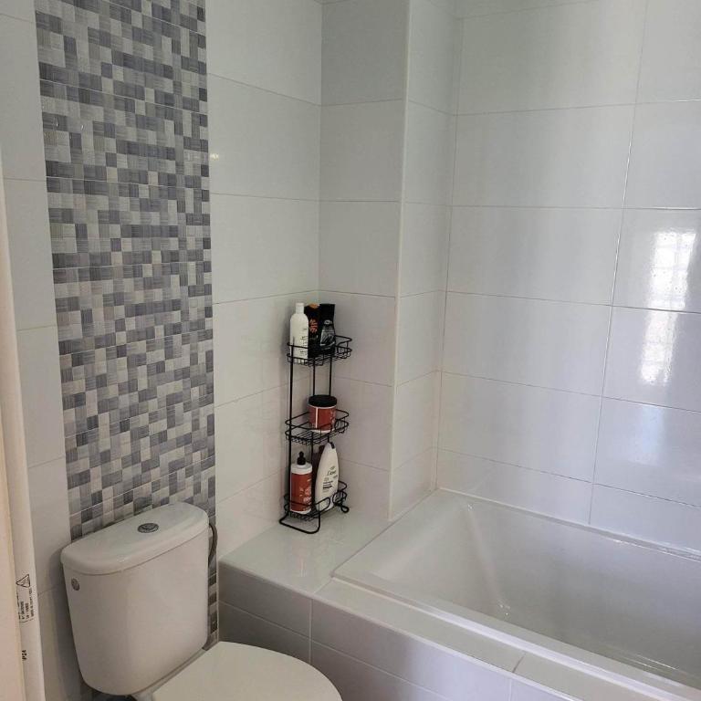 Hermoso Unifamiliar en La Zenia - Casa de 3 dormitorios - 9