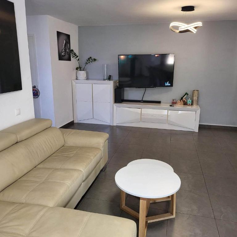 Hermoso Unifamiliar en La Zenia - Casa de 3 dormitorios - 10