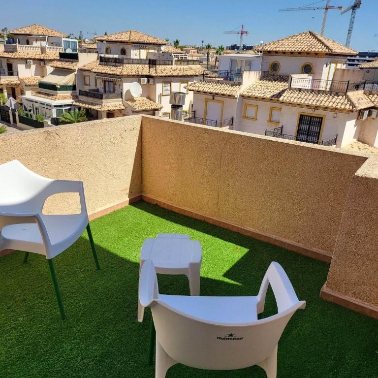 Hermoso Unifamiliar en La Zenia - Casa de 3 dormitorios - 20