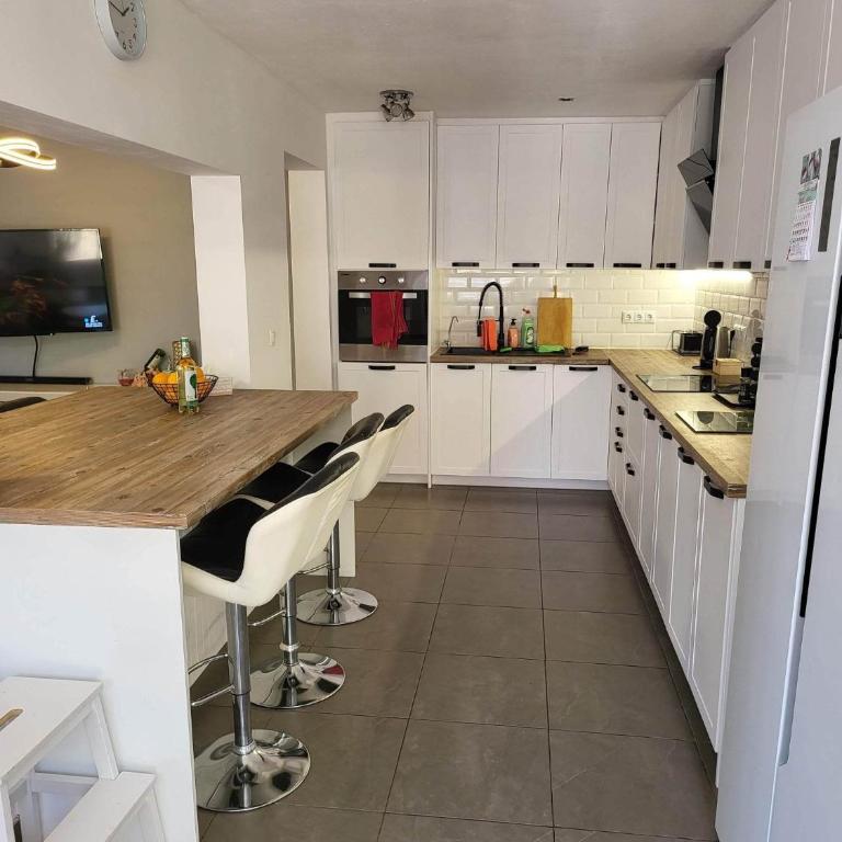 Hermoso Unifamiliar en La Zenia - Casa de 3 dormitorios - 23
