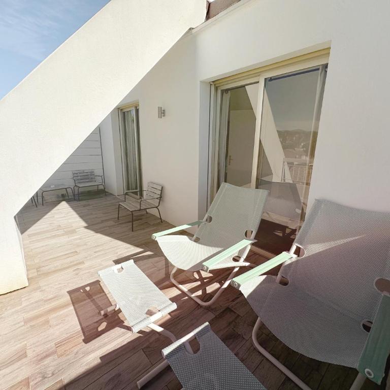 Blanc Sable Hôtel - Chambre Triple avec Terrasse - 8