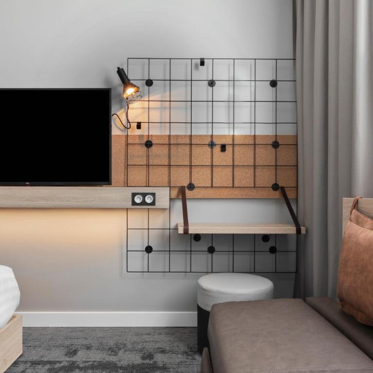 Moxy Amiens - Chambre Familiale Lit Queen-Size avec Canapé-Lit - 5