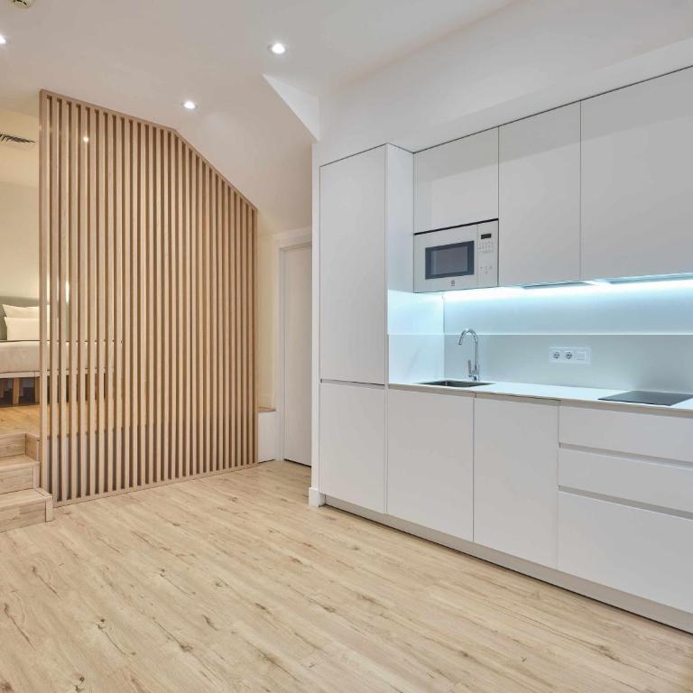 Paseo Suites Hotel - Duplex Suite - 3