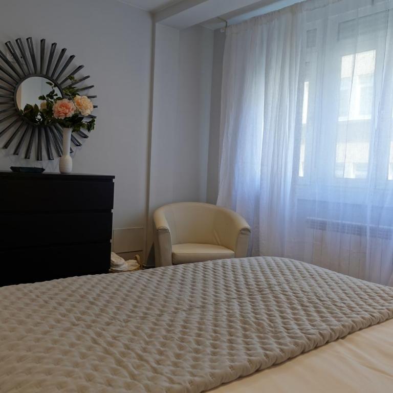 Céntrico y acogedor piso con garaje - Apartamento de 3 dormitorios - 10