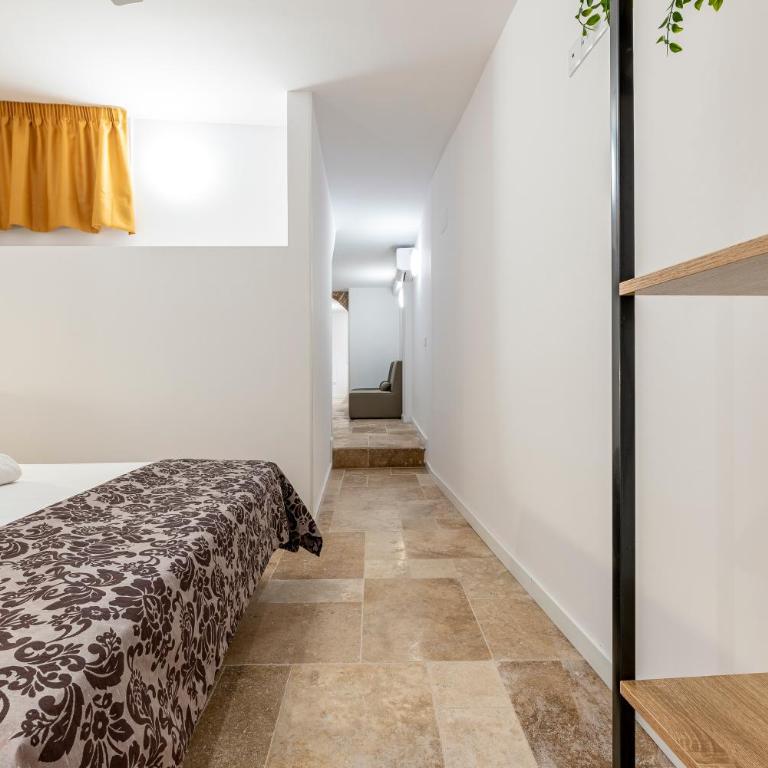 Bajo interior sin ventana en Barri Port Maritim - Apartamento de 1 dormitorio - 13