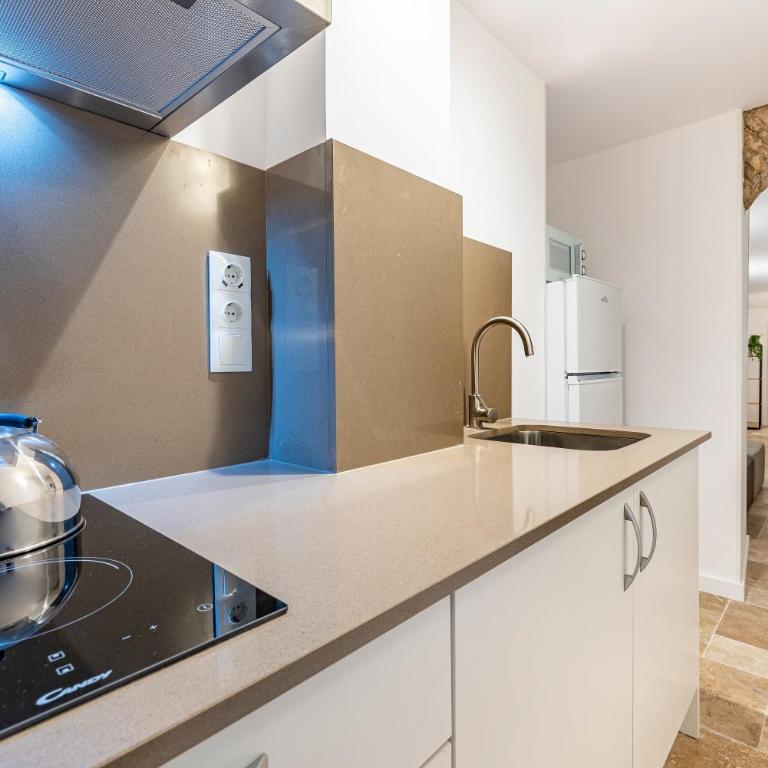 Bajo interior sin ventana en Barri Port Maritim - Apartamento de 1 dormitorio - 7