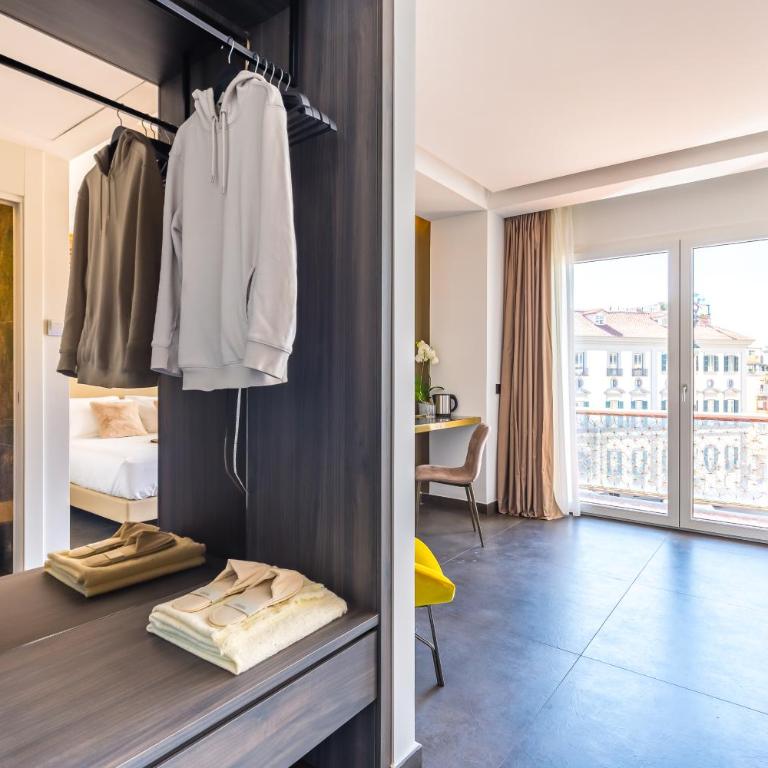 Dei Martiri Suite - Deluxe Double Room with Bath - 17
