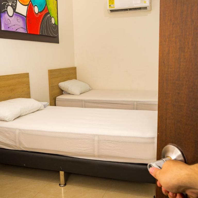 Genesis Hotel - Deluxe Twin Room - 4