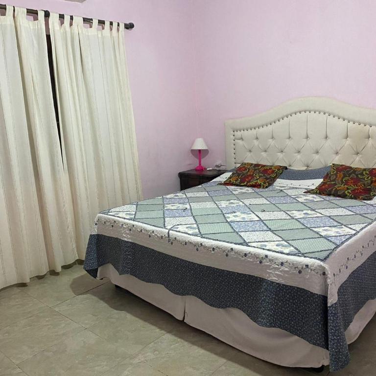 Hermosa Casa con Quincho y pileta - Casa de 3 dormitorios - 11