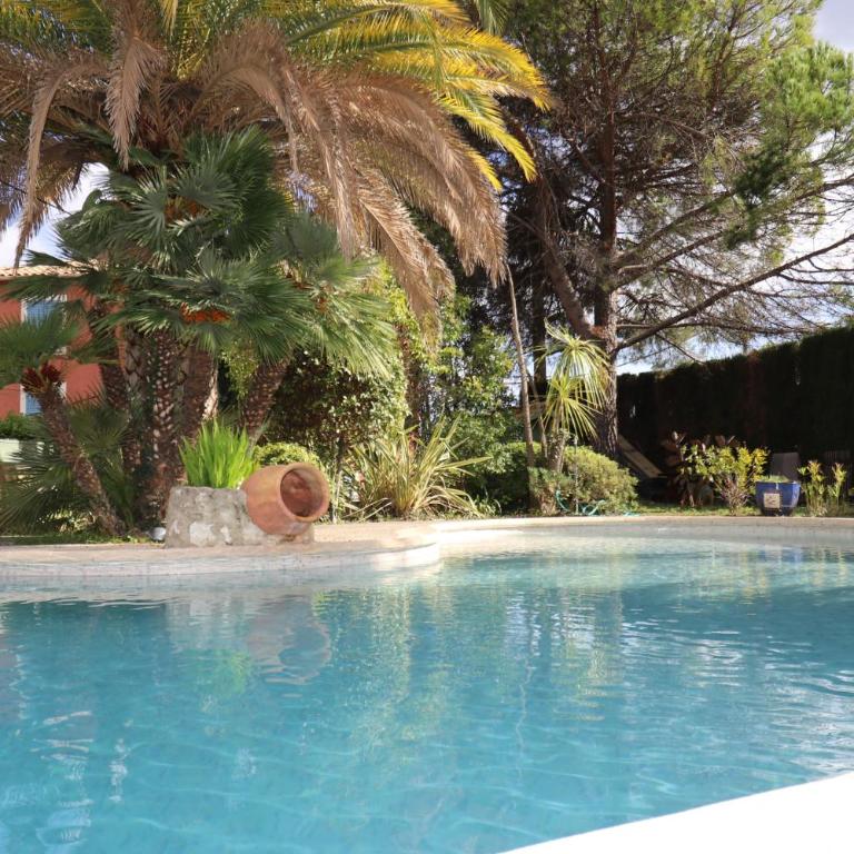 La Villa Roseraie , Hôtel Familial OUVERT TOUTE L'ANNEE - Chambre Double avec Salle de Bains Privative - 3