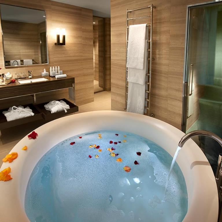 Hotel Cavour - Camera Matrimoniale Executive con Bagno Turco e Vasca Idromassaggio - 2