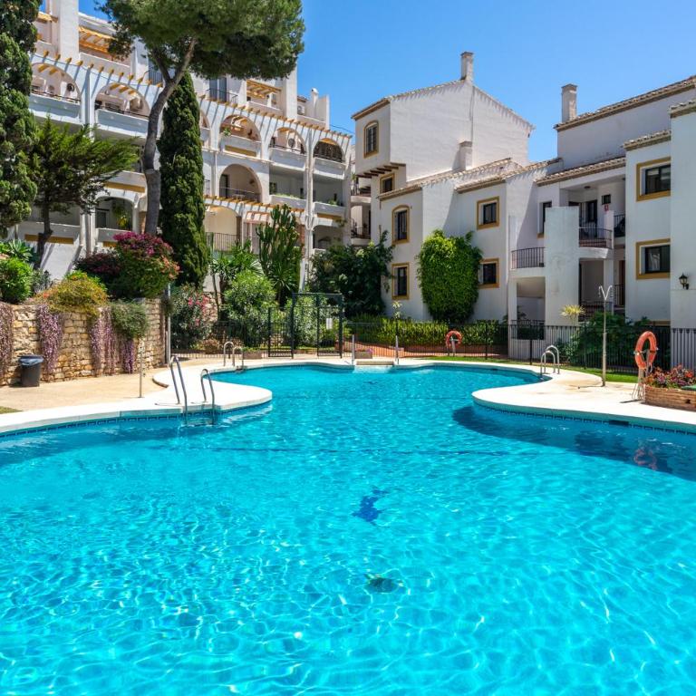 Cozy apartment with pool by Costarentals - Ref 153 - Apartamento de 2 dormitorios - 1