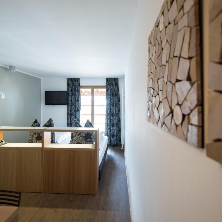 Alpstay - Smart Hotel Saslong - Camera Matrimoniale - 8
