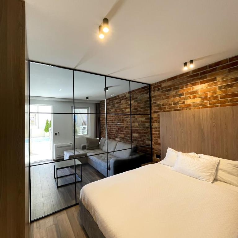 Anja & Ogo apartments with Pool _ - Apartment with Pool View - 9