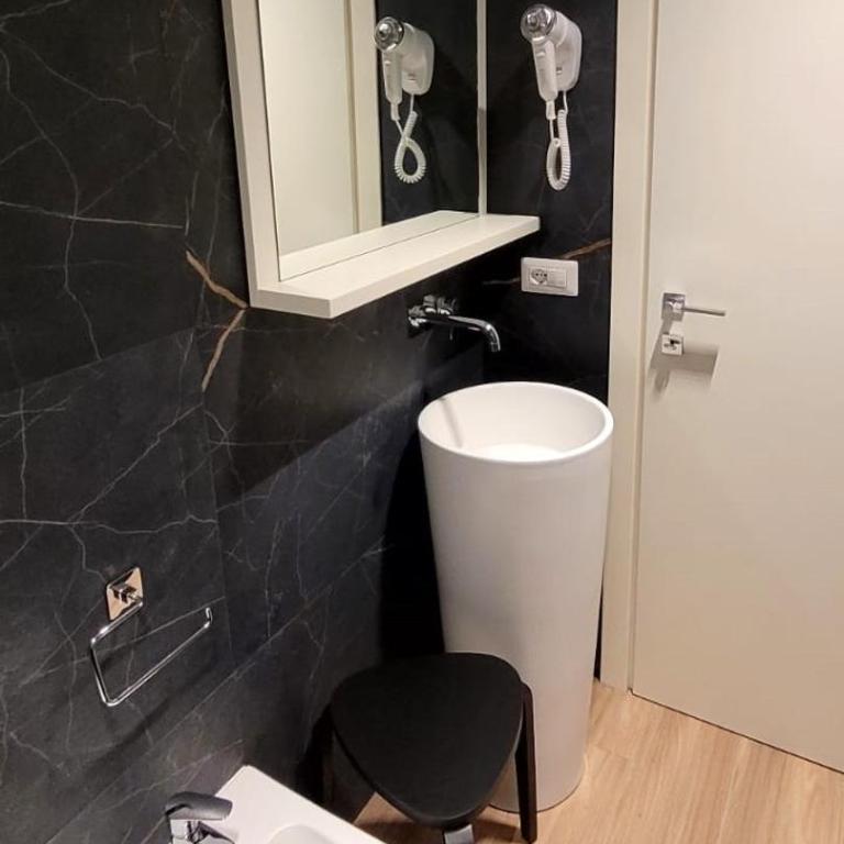 Th Luxury Central - Deluxe Room - 2