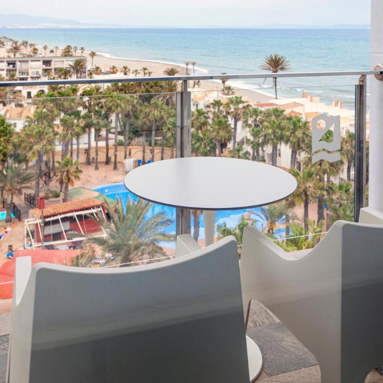 Playasol - Chambre Double Supérieure (2 Adultes + 1 Enfant) - 11