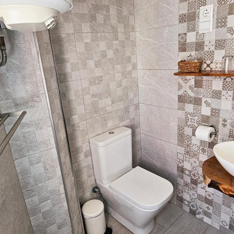 Hostal La Palmera - Habitación Doble Deluxe con balcón - 9