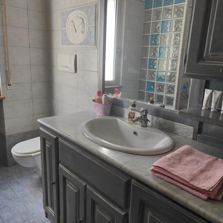 Lara's House - Three-Bedroom Apartment - 14