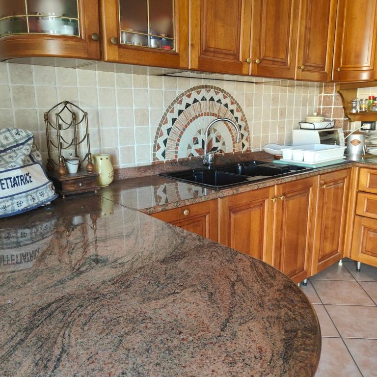 Lara's House - Three-Bedroom Apartment - 28