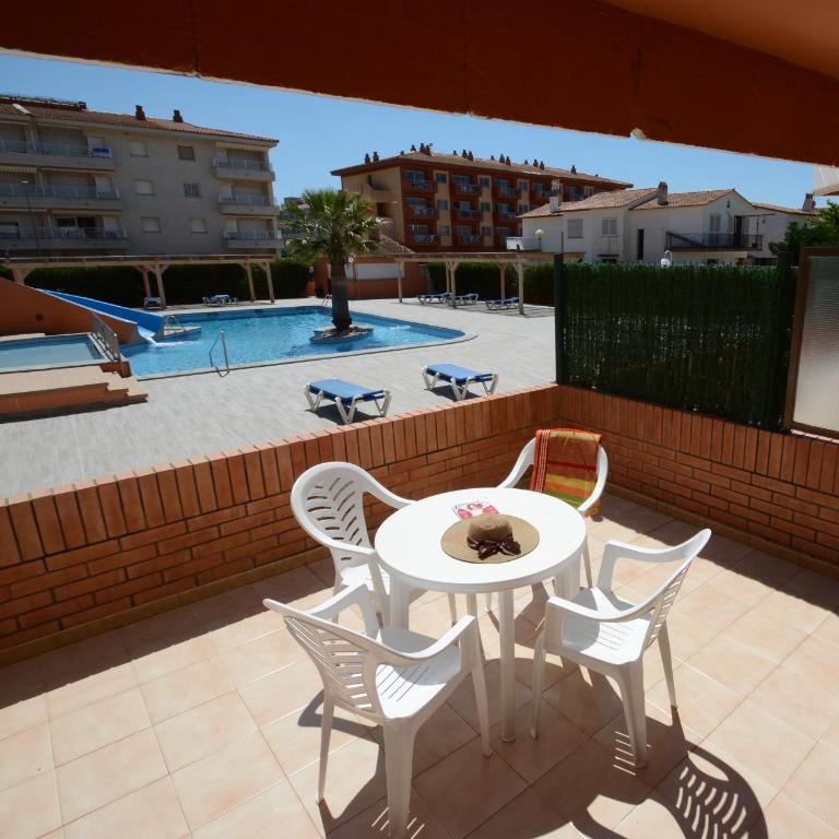 Alojamientos familiares Sa Gavina Estartit, Principal - One-Bedroom Apartment with Terrace Ground Floor (2-4) - 3