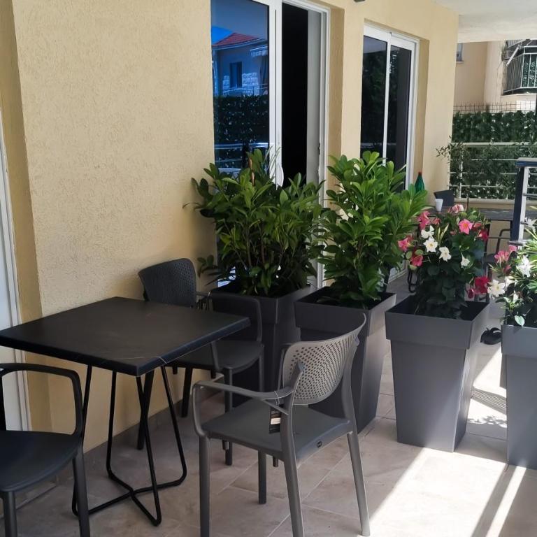 Anja & Ogo apartments with Pool _ - Apartment with Pool View - 22