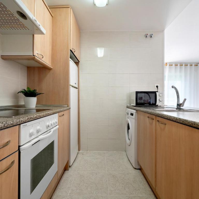 Hauzify I Apartament Aqua Marina - Apartment with Pool View - 10