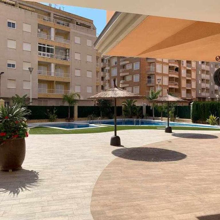 Piso estilo Mediterráneo a 200m de la playa - Apartamento de 2 dormitorios - 4