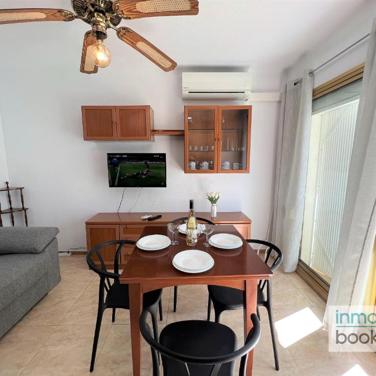 New Pins II, climatizado y a 120m de la playa - One-Bedroom Apartment - 7