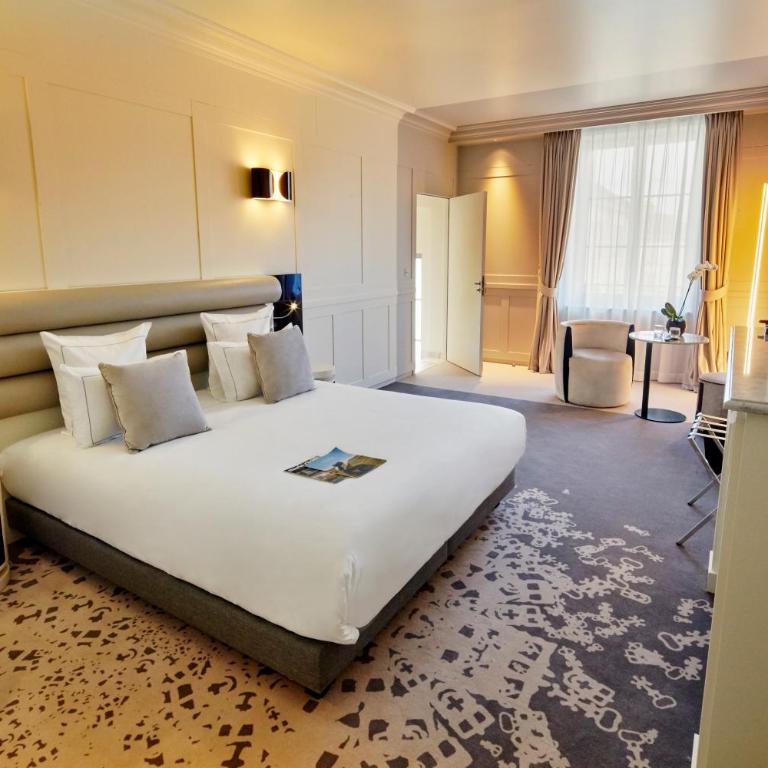 La Licorne Hotel & Spa Troyes - MGallery Collection - Chambre de Luxe avec Grand Lit - 6